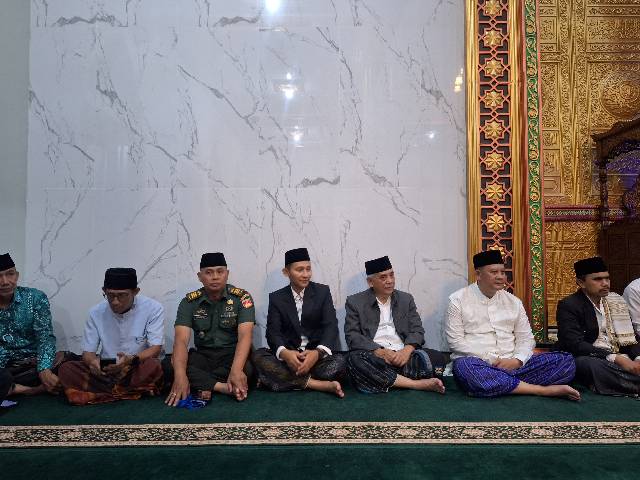 WAKIL BUPATI WONOSOBO HADIRI TARAWIH KELILING DI DESA TEMPURSARI